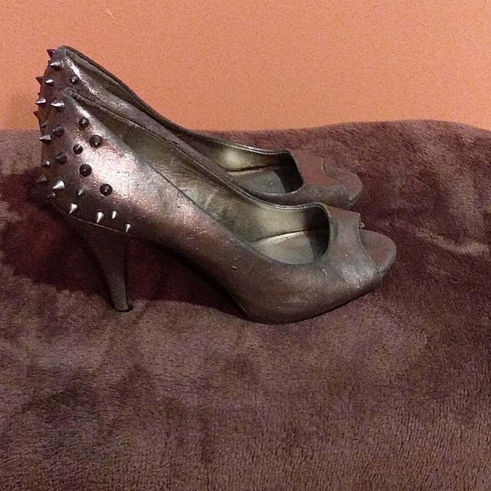 Fergalicous Pumps - Picture 3 of 4